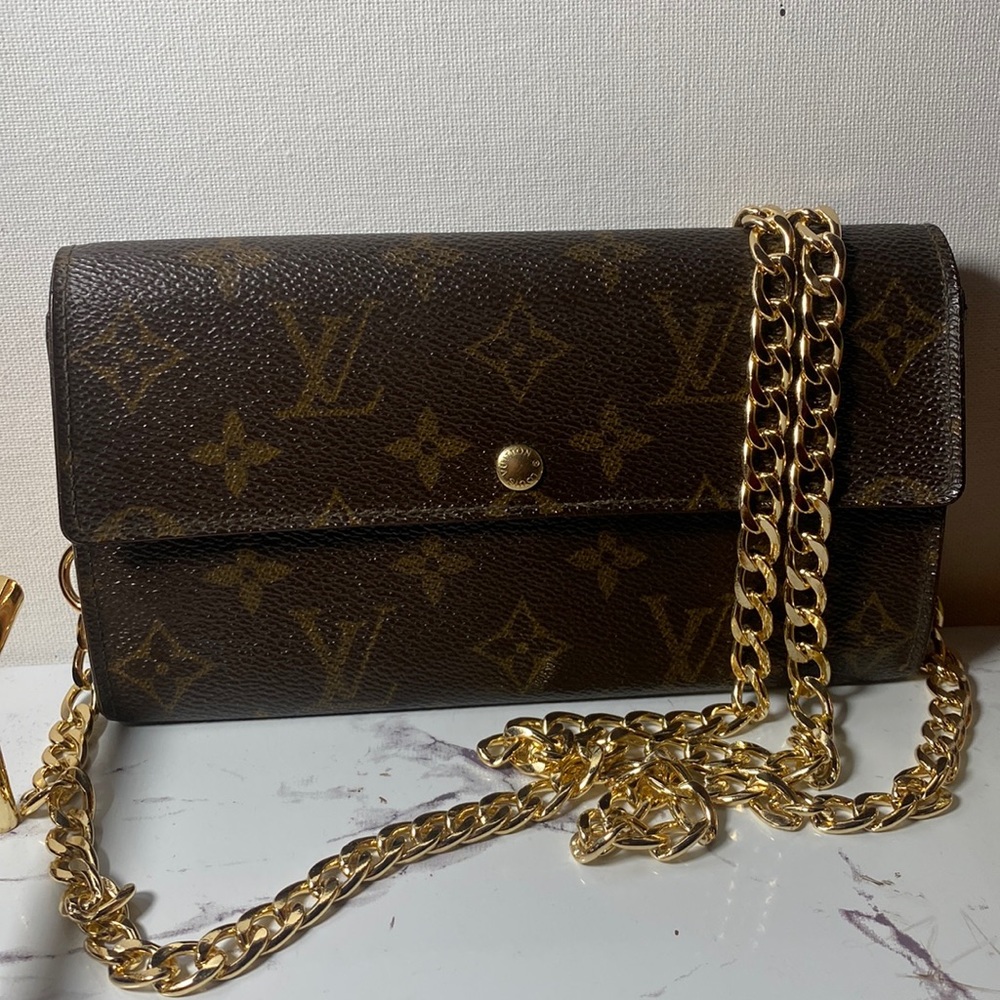 Authentic Louis Vuitton Monogram Sarah Wallet